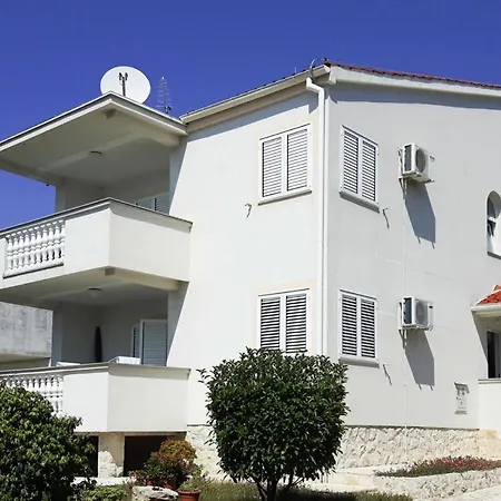 Laura - Cdn02085-dyc Apartment Petrcane